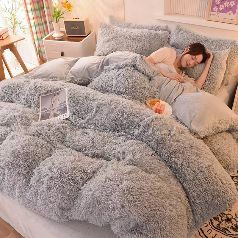 100% Polyester Warm Velvet Plush Bedding Set