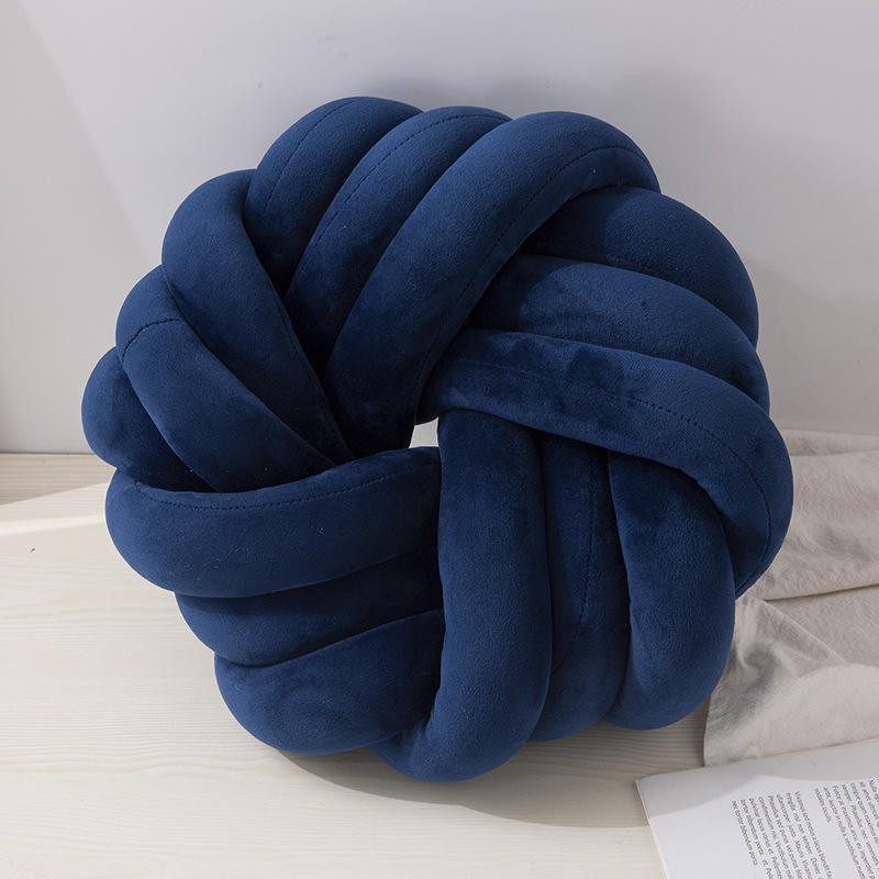 Knot Ball Pillow Cojines