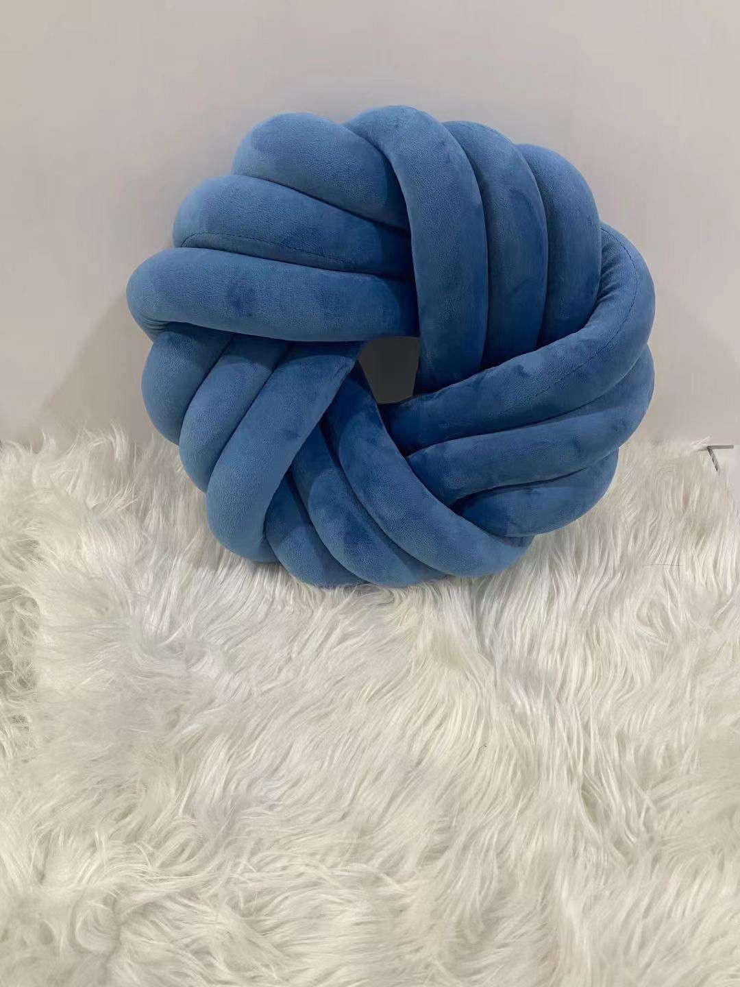 Knot Ball Pillow Cojines