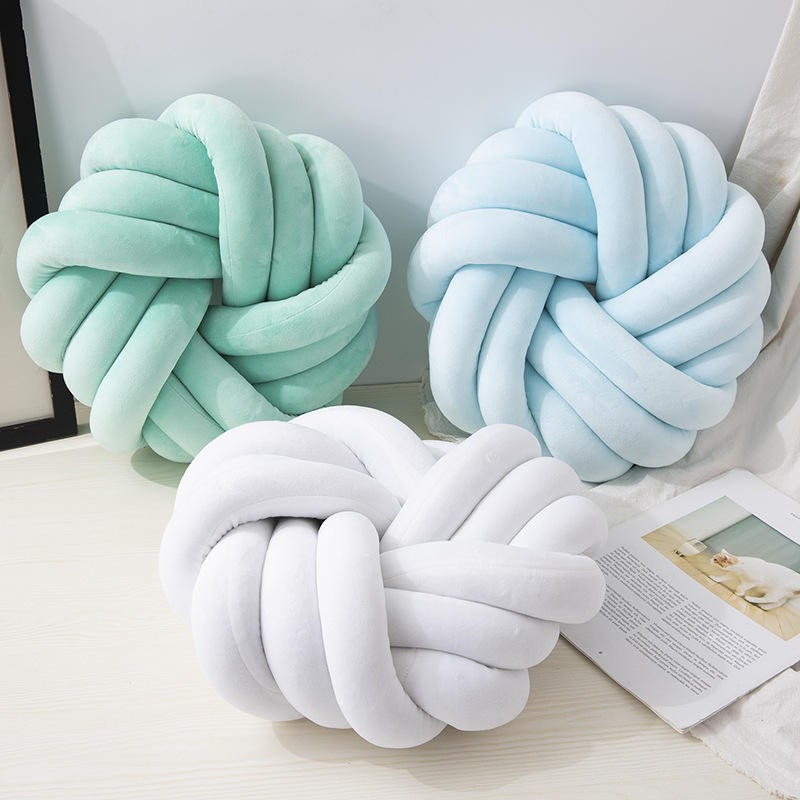 Knot Ball Pillow Cojines